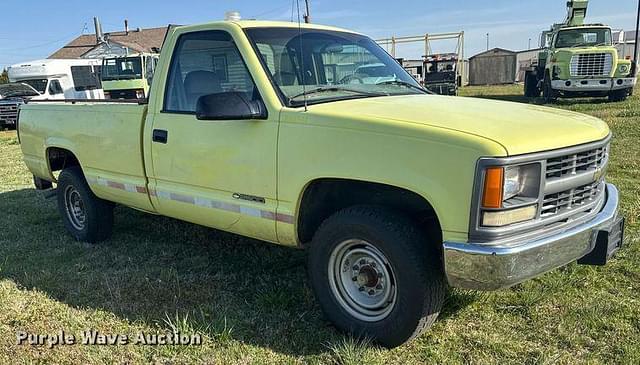 Image of Chevrolet C2500 equipment image 2