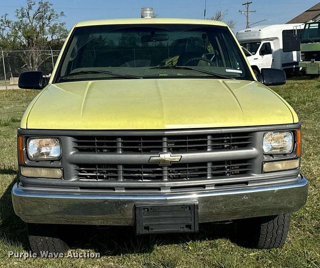 Image of Chevrolet C2500 equipment image 1