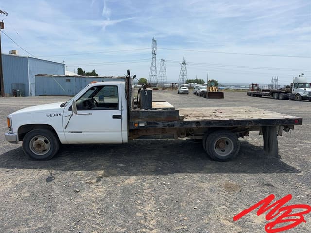 Image of Chevrolet 3500 equipment image 1