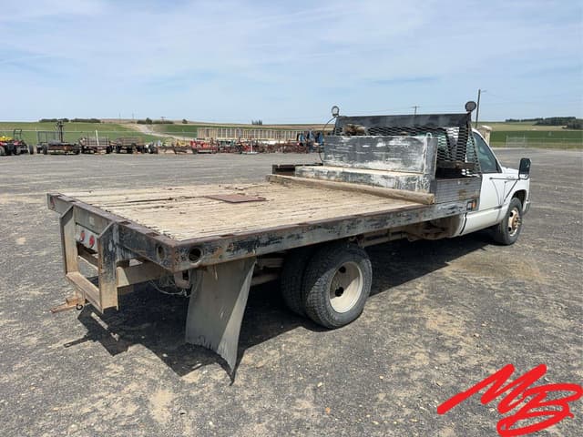 Image of Chevrolet 3500 equipment image 4