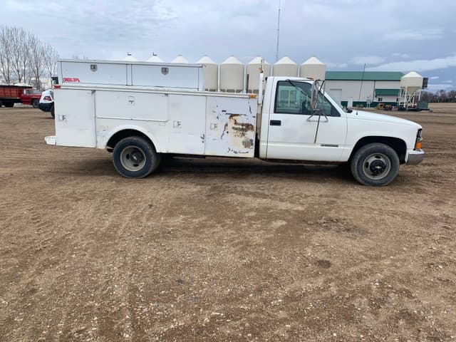 Image of Chevrolet 3500 equipment image 3