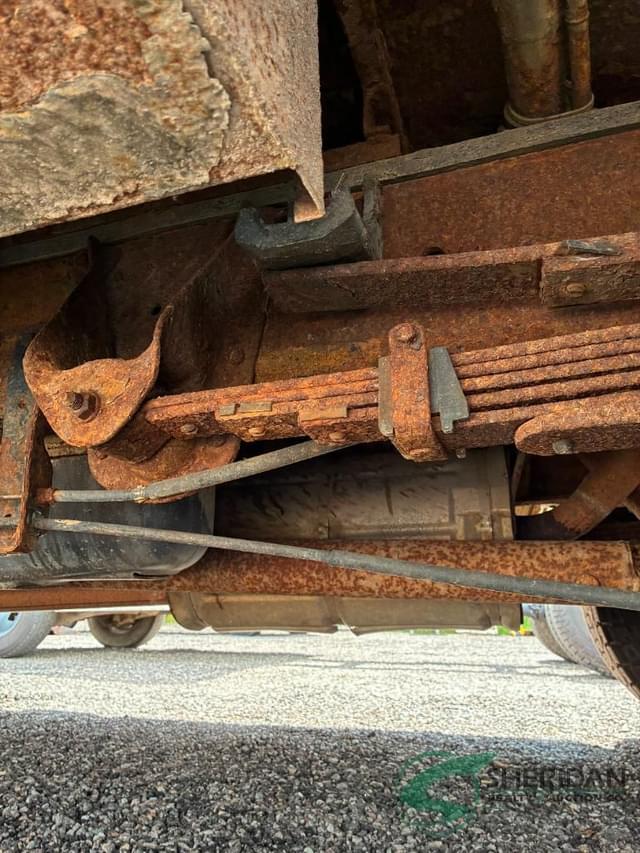 Image of Chevrolet C3500 equipment image 3