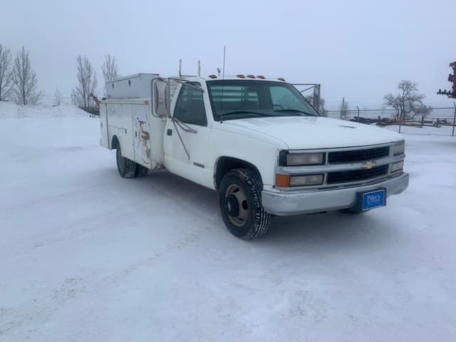 Image of Chevrolet 3500 equipment image 2