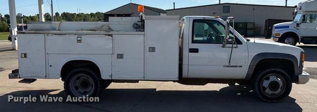Image of Chevrolet C3500 equipment image 3