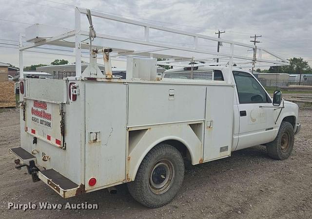 Image of Chevrolet C3500 equipment image 4