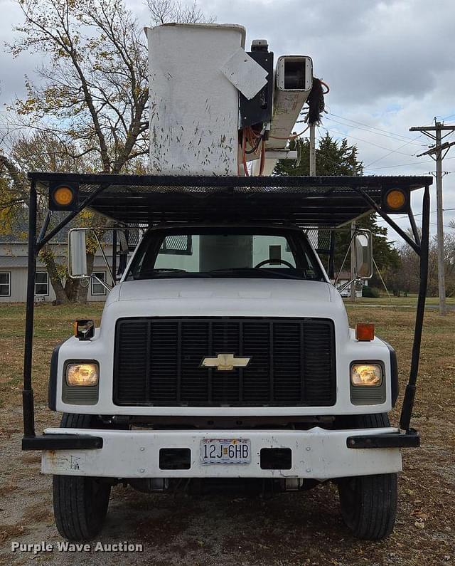 Image of Chevrolet C7500 equipment image 1