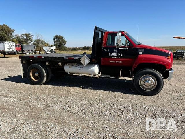 Image of Chevrolet C7500 equipment image 2