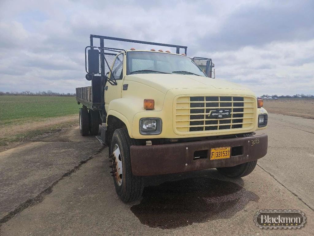 2000 Chevrolet C7500 Equipment Image0