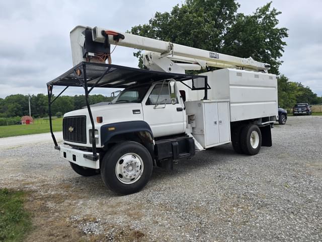Image of Chevrolet C7500 equipment image 3