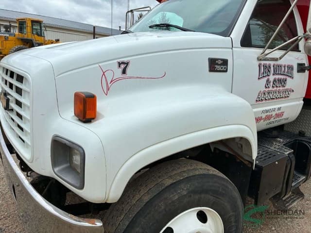Image of Chevrolet C7500 equipment image 2