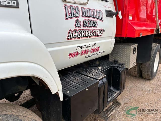 Image of Chevrolet C7500 equipment image 4