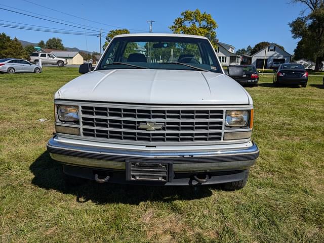 Image of Chevrolet 2500 equipment image 1