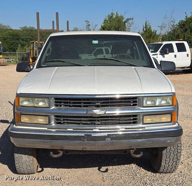 Image of Chevrolet K2500 equipment image 1