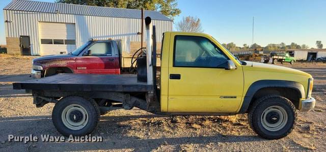 Image of Chevrolet 3500 equipment image 3