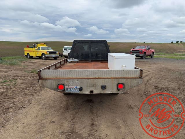 Image of Chevrolet 3500 equipment image 4