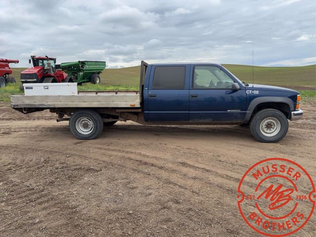 Image of Chevrolet 3500 equipment image 2