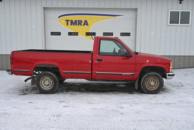 Image of Chevrolet 3500 equipment image 1