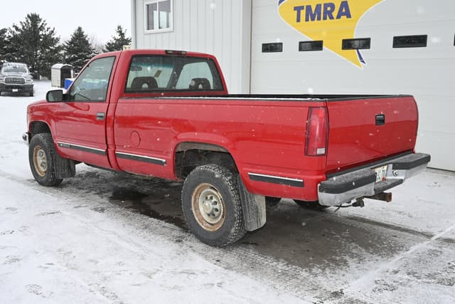 Image of Chevrolet 3500 equipment image 4