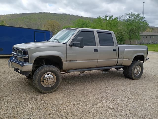 Image of Chevrolet 3500 equipment image 1