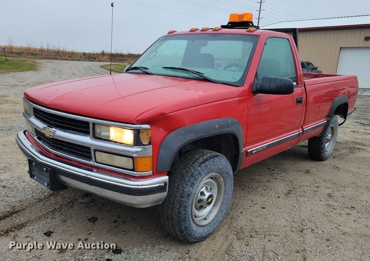 2000 Chevrolet K3500 Equipment Image0