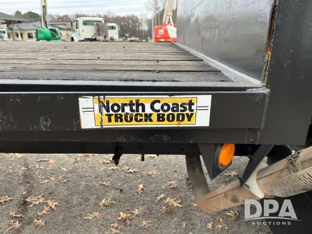 Image of Chevrolet C7500 equipment image 3