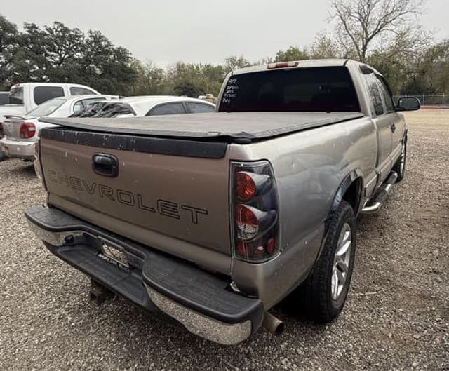 Image of Chevrolet 1500 equipment image 2