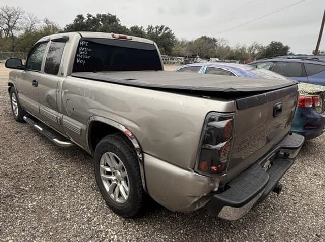 Image of Chevrolet 1500 equipment image 3