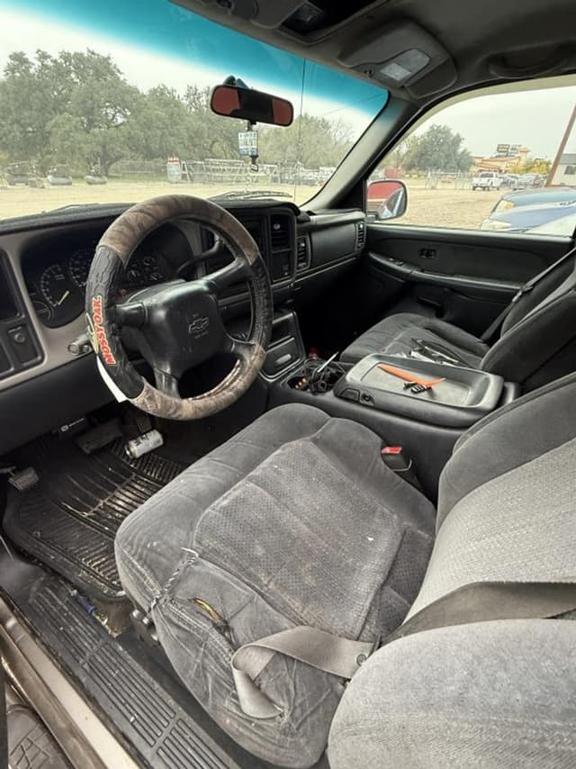 Image of Chevrolet 1500 equipment image 4