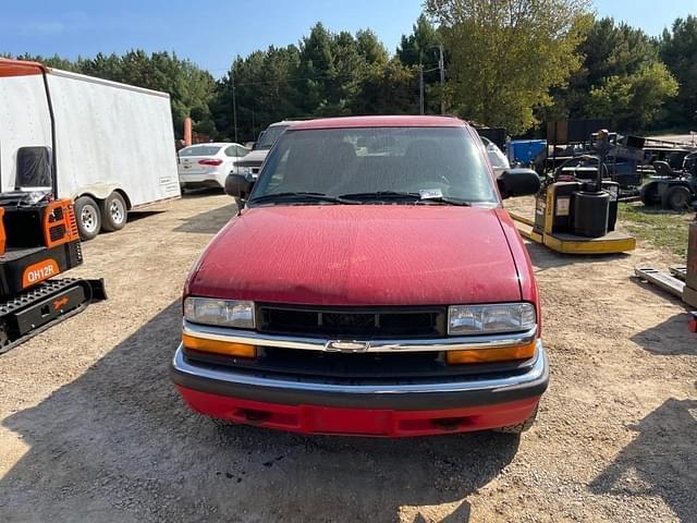 Image of Chevrolet S10 equipment image 1