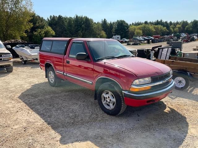 Image of Chevrolet S10 equipment image 2