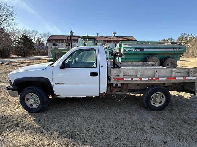 Image of Chevrolet 1500 equipment image 1