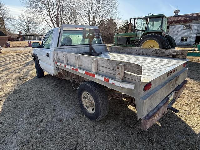 Image of Chevrolet 1500 equipment image 3