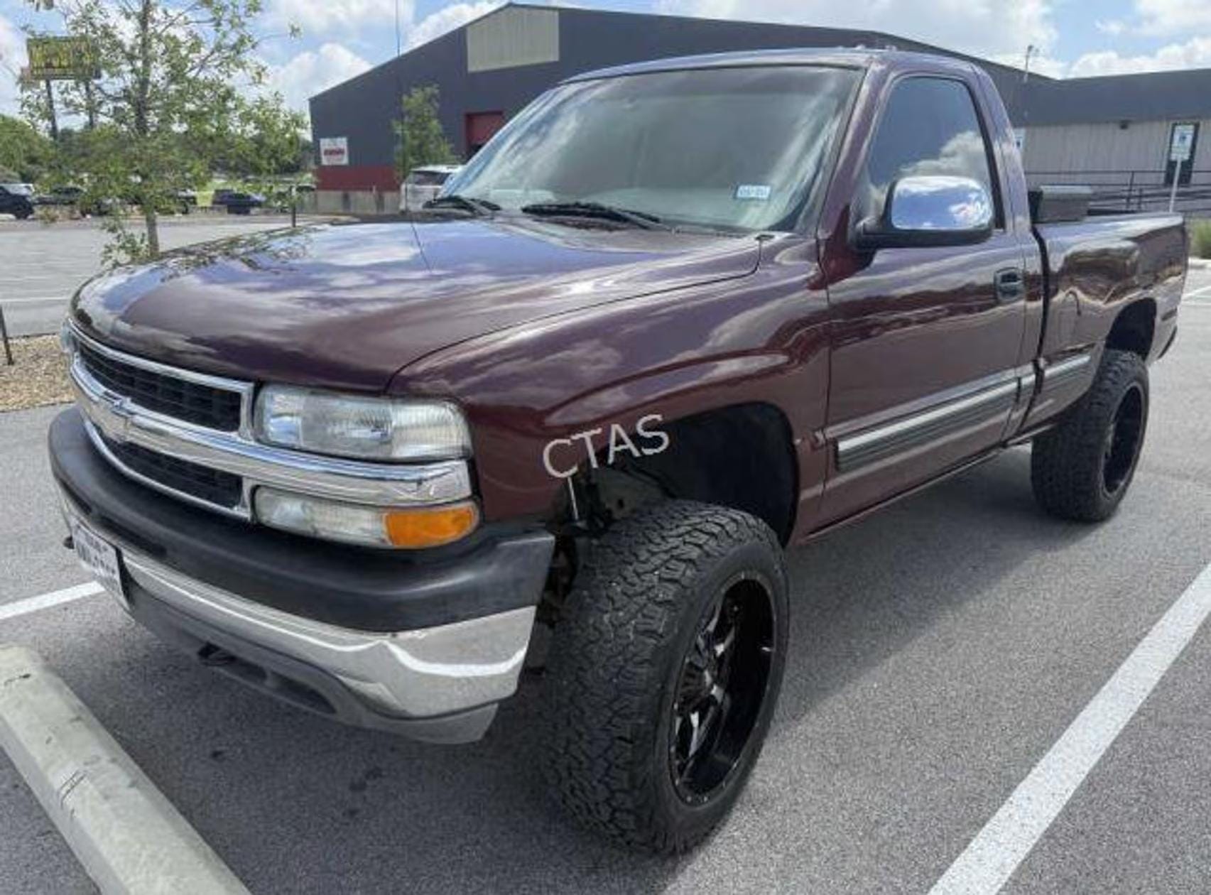 2000 Chevrolet Silverado Equipment Image0