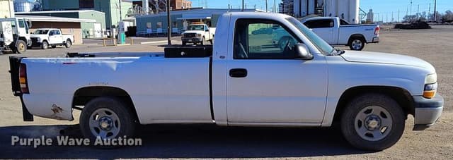 Image of Chevrolet 1500 equipment image 3