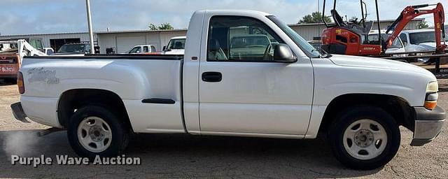 Image of Chevrolet 1500 equipment image 3