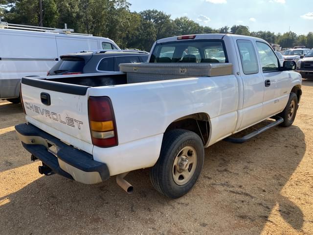 Image of Chevrolet 1500 equipment image 2