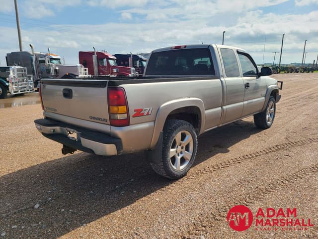 Image of Chevrolet 1500 equipment image 3
