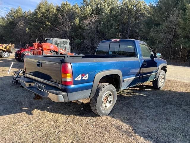 Image of Chevrolet 2500 equipment image 4