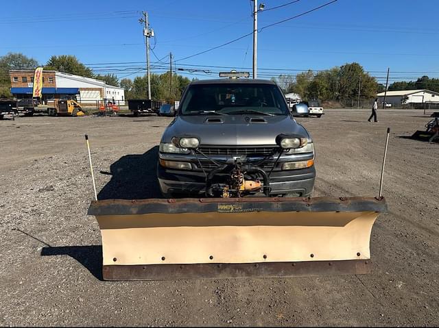 Image of Chevrolet 2500 equipment image 1