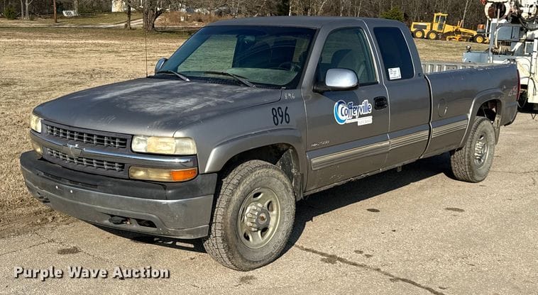 2000 Chevrolet 2500 Equipment Image0