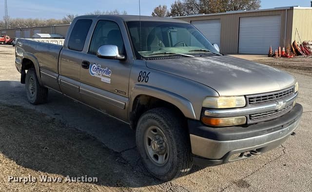 Image of Chevrolet 2500 equipment image 2