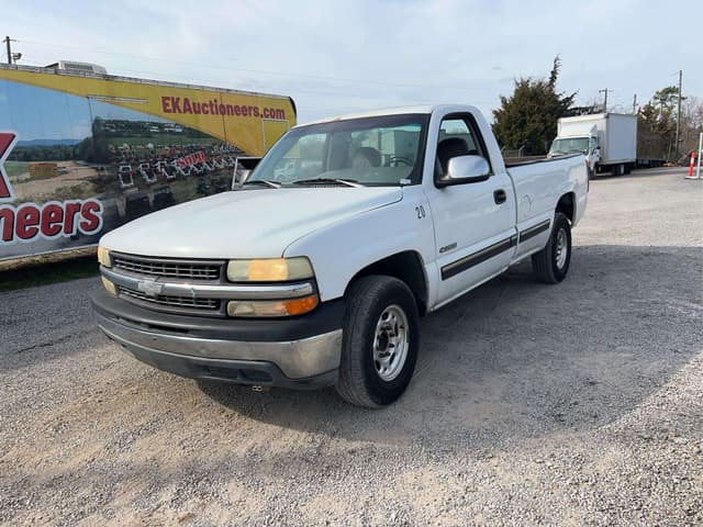 Image of Chevrolet 2500 equipment image 4