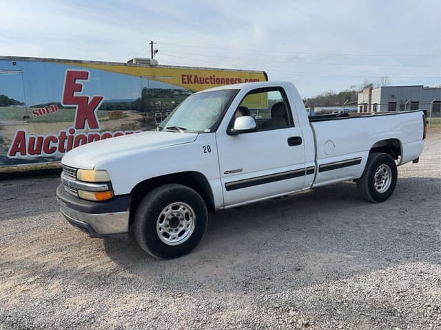 Image of Chevrolet 2500 equipment image 2