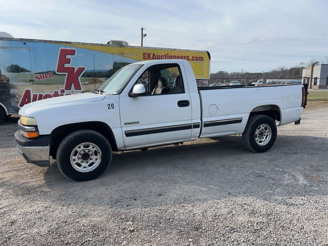 Image of Chevrolet 2500 equipment image 1