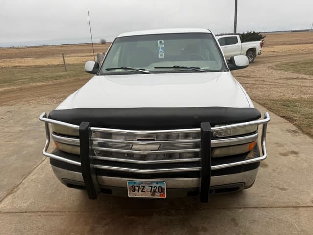 Image of Chevrolet 2500 equipment image 3