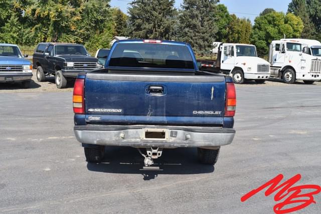 Image of Chevrolet 2500 equipment image 4