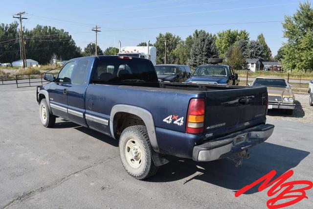 Image of Chevrolet 2500 equipment image 3