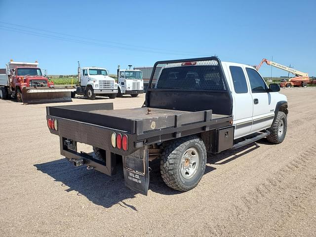 Image of Chevrolet 2500 equipment image 2