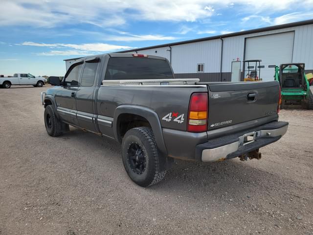 Image of Chevrolet 2500 equipment image 3