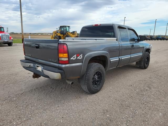 Image of Chevrolet 2500 equipment image 2